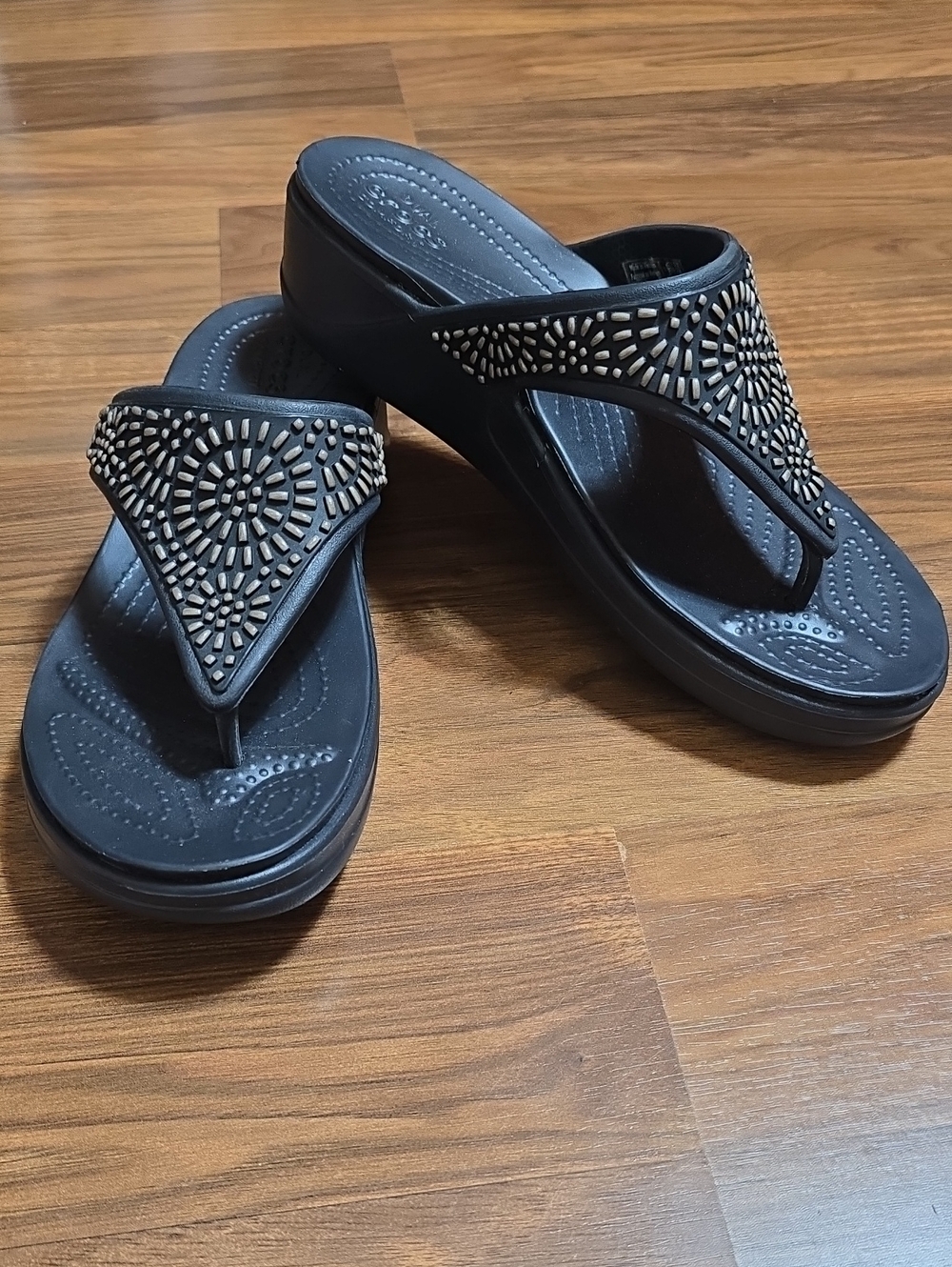 CROCS Monterey Diamante Wedge Flip Flip Thong Sandal